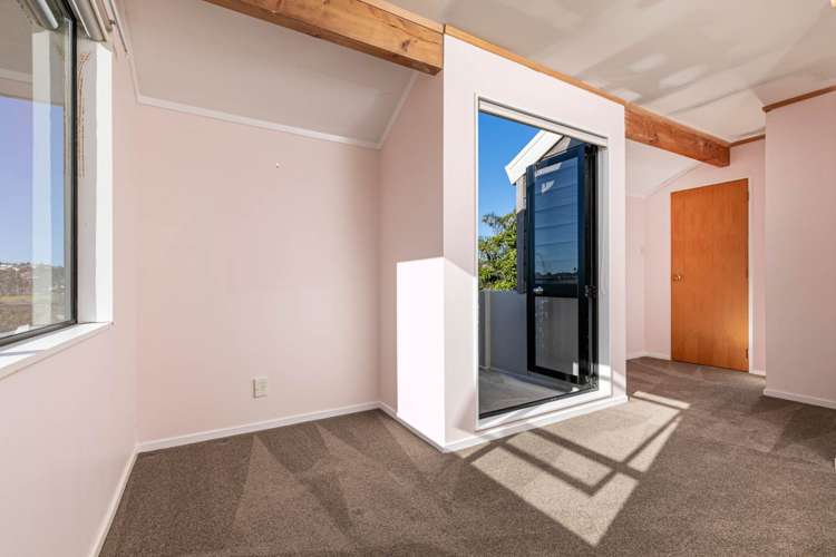 2/28 Unsworth Drive Unsworth Heights_11