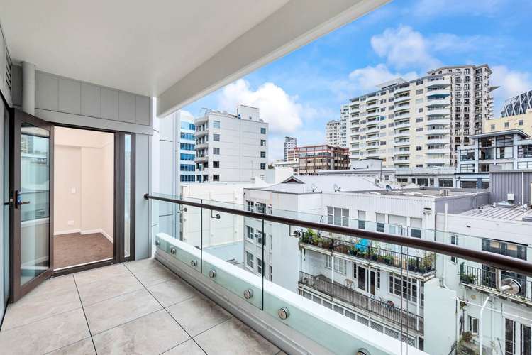 701/41 Beach Road Auckland Central_12