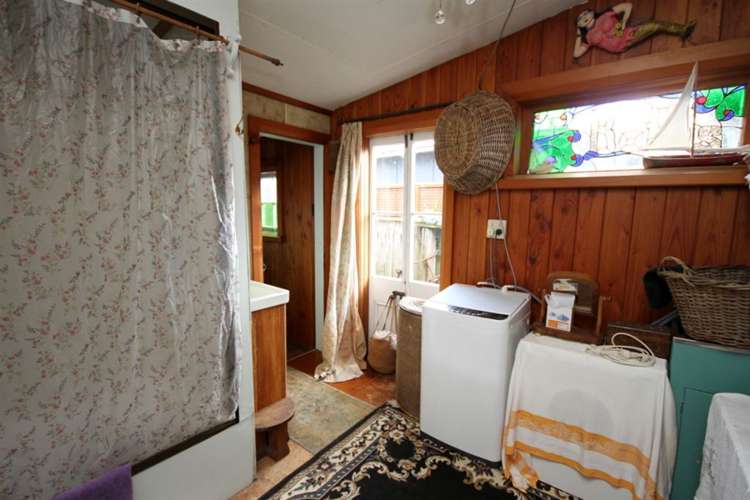 74 Victoria Street Waikino_11