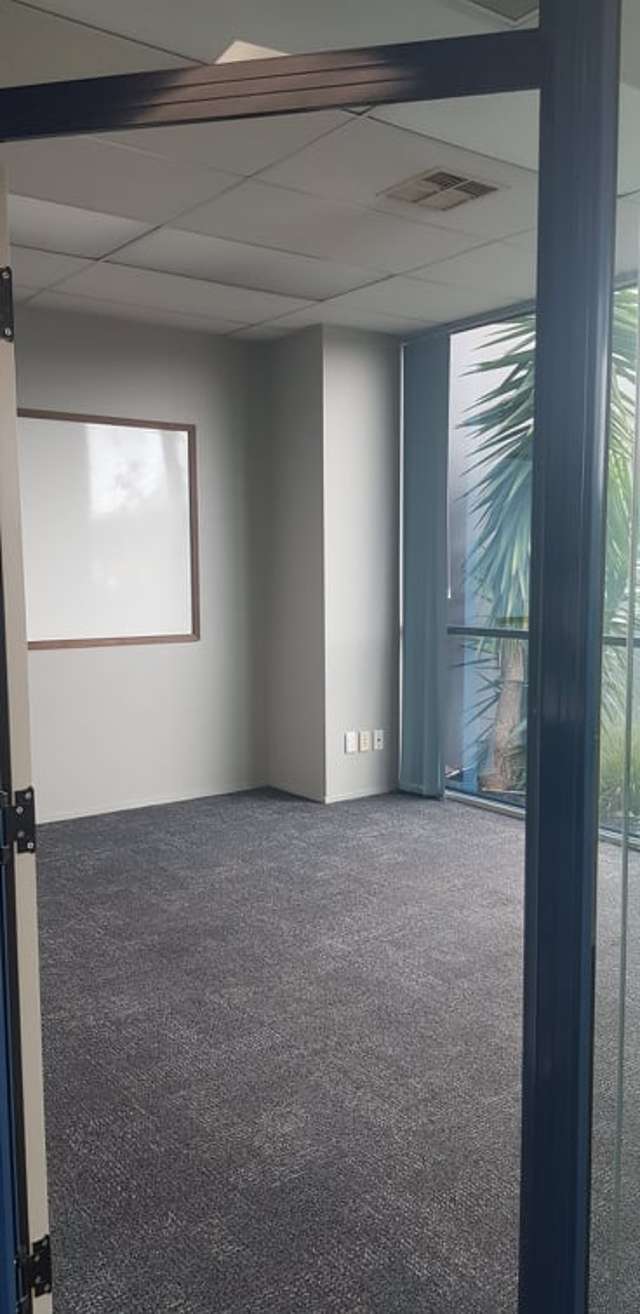 1/34 William Pickering Drive Rosedale_1