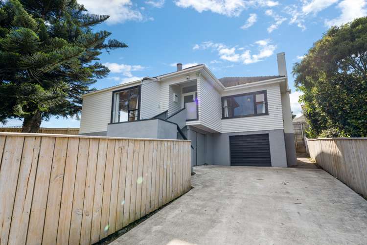 24 Tremewan Street Tawa_17