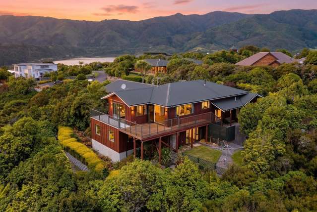 Luxurious Mt Marua Home with Stunning Views!