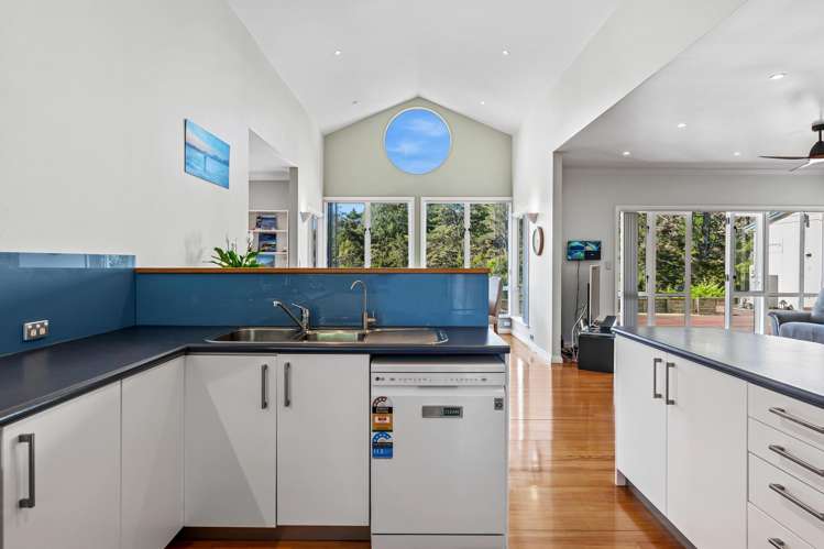 32 Bernard Magnus Lane Greenhithe_11