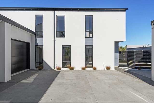 4 Bedrooms. Owners Committed to Selling.