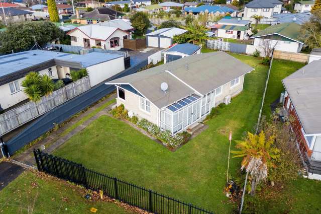Brick, Freehold & Close To The Hospital