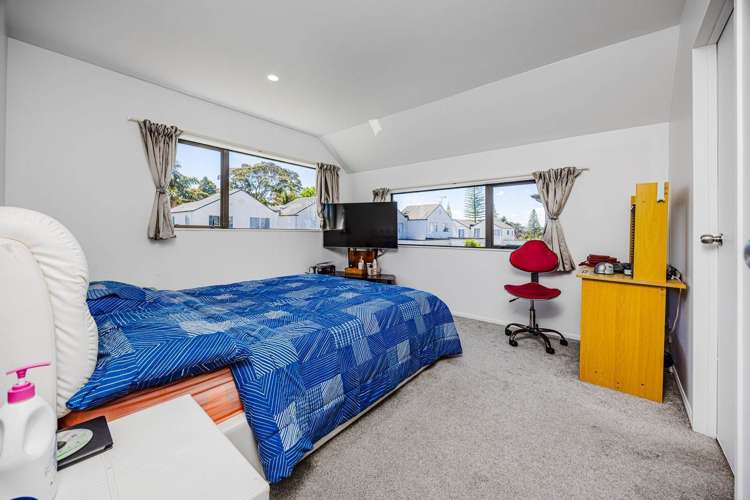 13 Asics Drive Favona_7