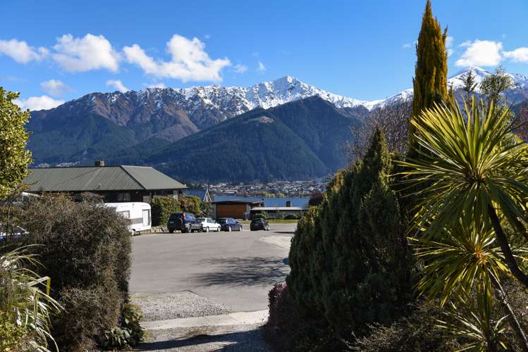 8 Kelvin Place Kelvin Heights_23