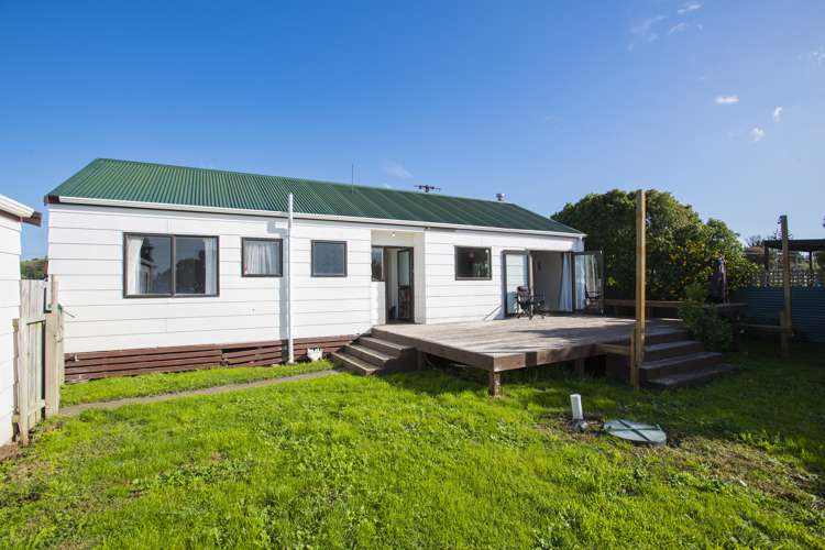 43 Main Road Tolaga Bay_17