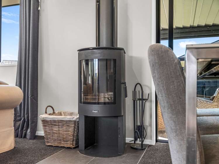 1 Cox Lane Amberley_16