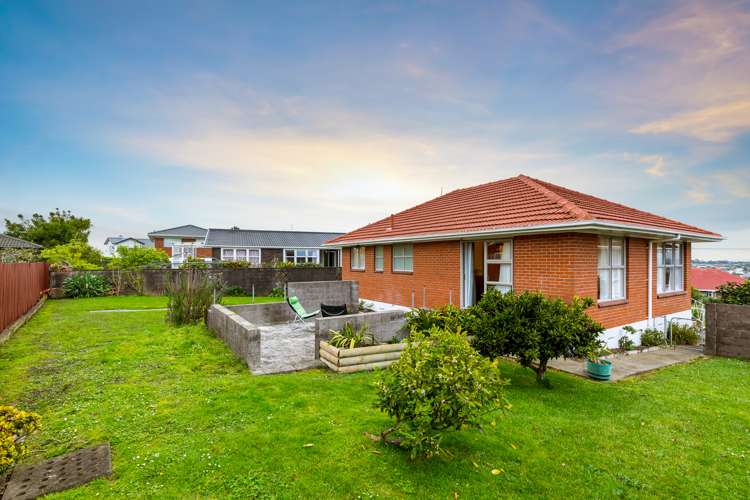 8 Sally Crescent Mount Roskill_18