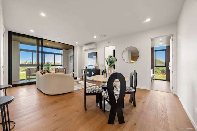 Takapuna Treasure-Brand New & Elegant Living