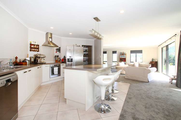 284 West Coast Road Makarau_19