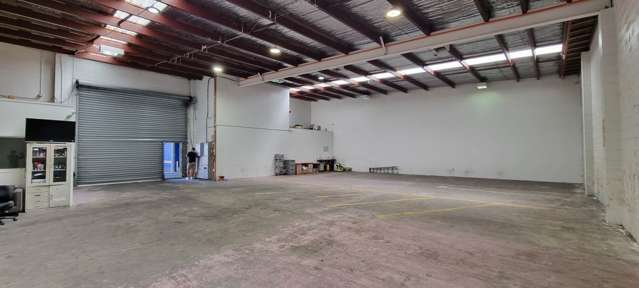 COST EFFECTIVE 345M² INDUSTRIAL UNIT