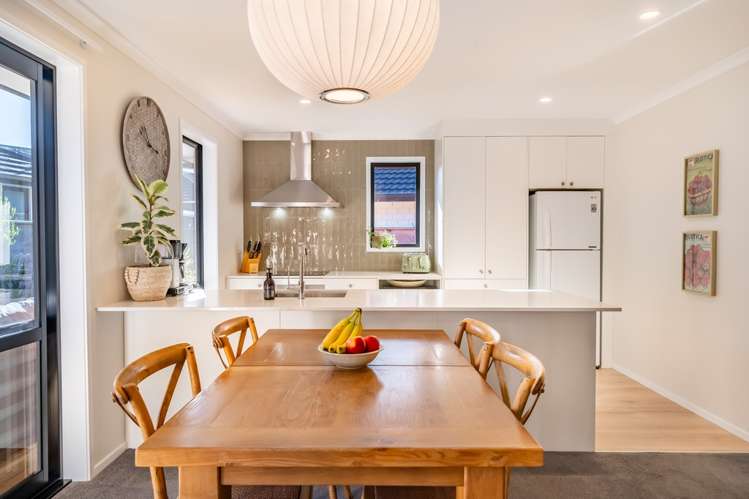 30 Martingale Drive Whitby_8