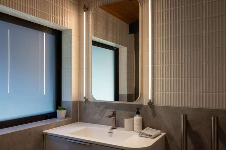 11 Beach Road Akaroa_21