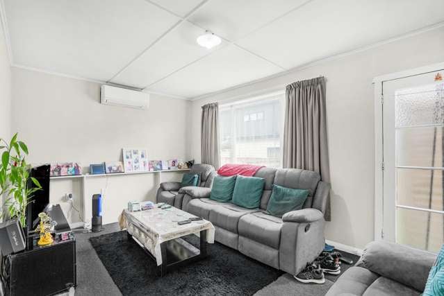 2/3 Huia Grove Elderslea_1