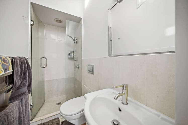 1 Churchill Road Murrays Bay_27