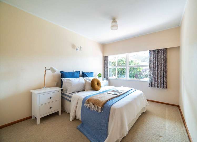 27 Kipling Crescent Stoke_13