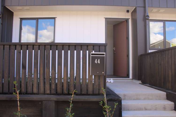 44 Manarini Road Westgate_16