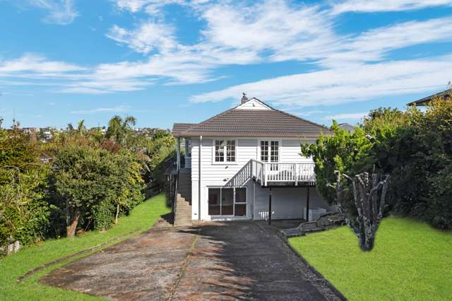 804sqm land, Versatile Living, Sea Views & Mac...