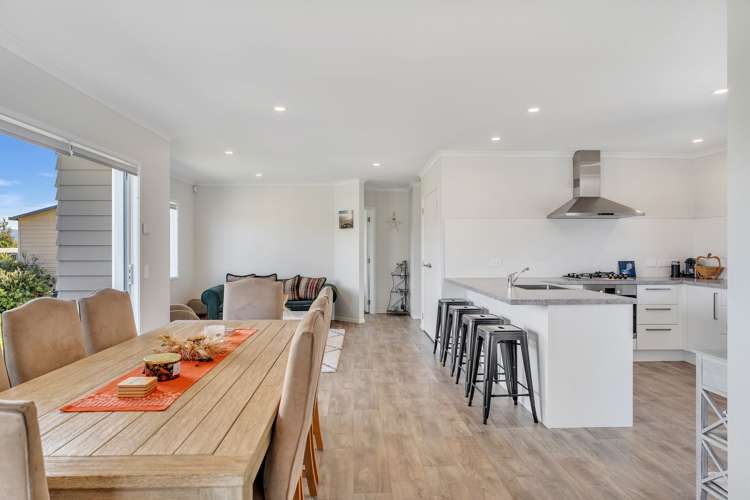 147 The Fairway Matarangi_12