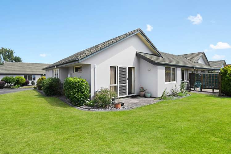 61/16 Rototuna Road Flagstaff_1