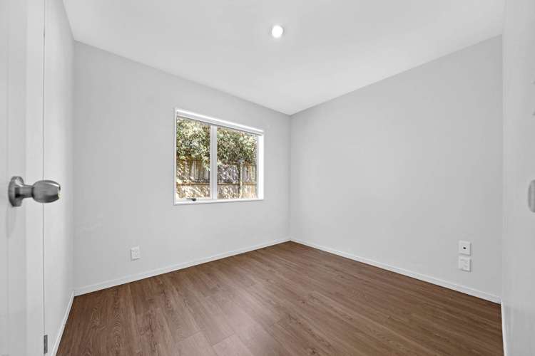12 John Broad Place Flat Bush_11