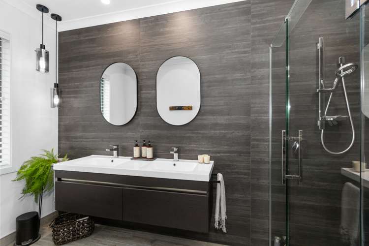 15 Shadbolt Drive Leamington_12