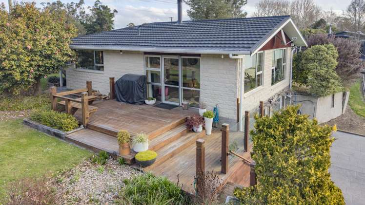 1632 Cust Road_3