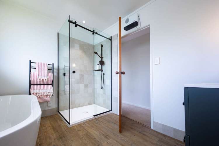 2/127 Golf Road Titirangi_10