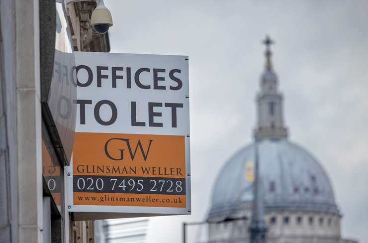 Office workers in Auckland CBD. Photo / Getty Images