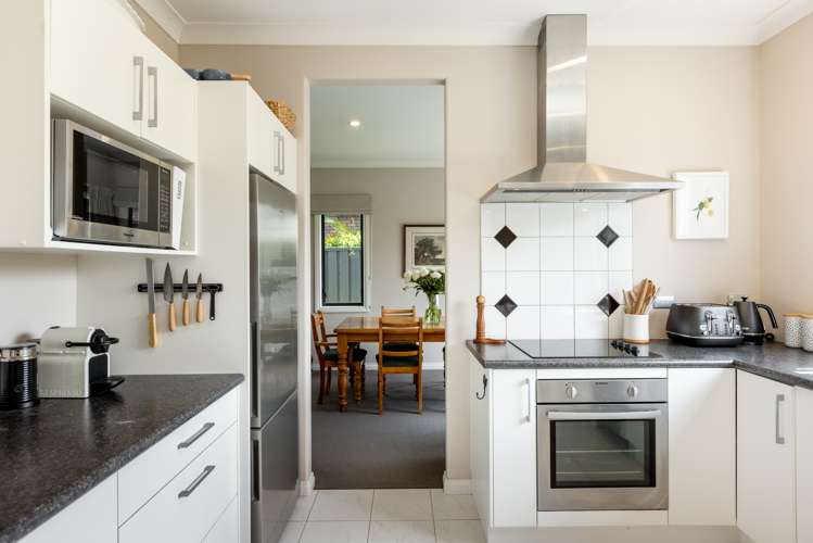 4 Portland Place Poraiti_7