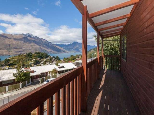 7a Caples Place Fernhill/Sunshine Bay_2