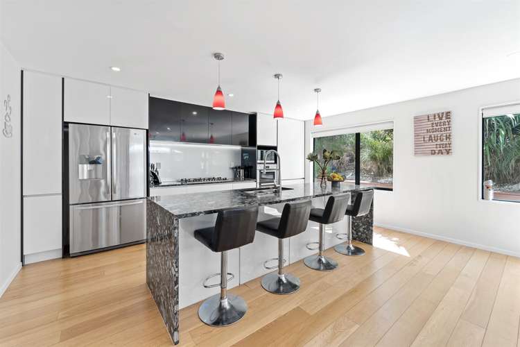 37 Remuremu Street Long Bay_9