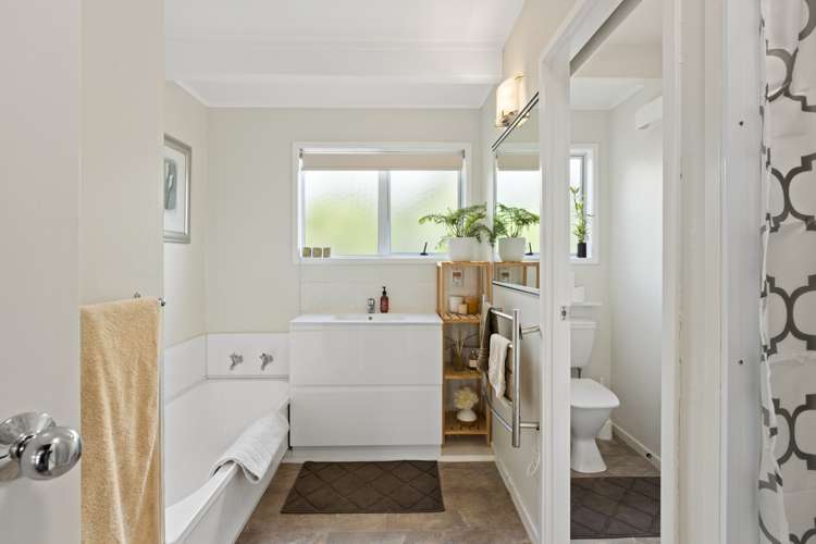 10 Royalty Rise Red Beach_14