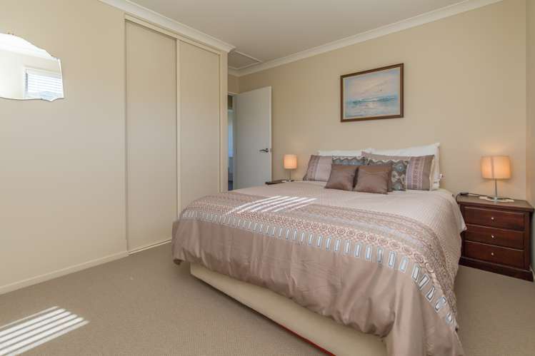 20 Ngaio Grove Robinsons Bay_13