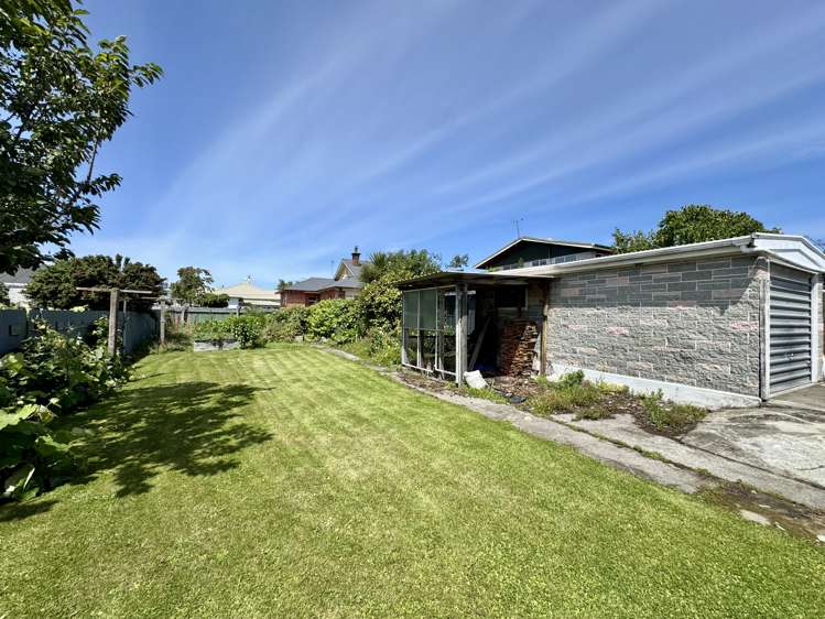 56 Raymond Street West End_17