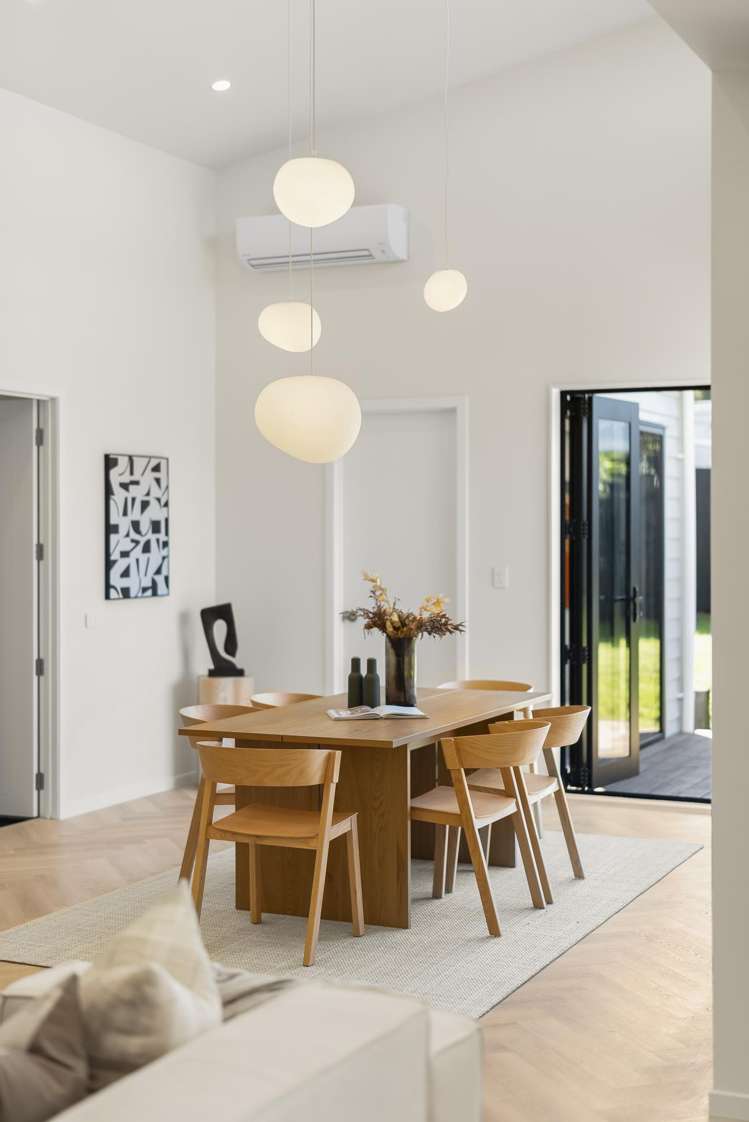 8 Creamer Avenue Belmont_40