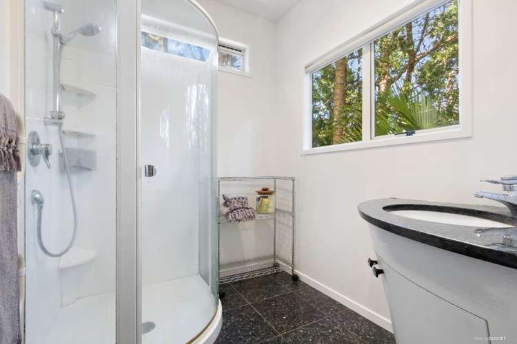 25 Ngaio Road Titirangi_11