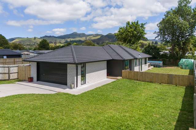 Modern 3-Bedroom Close to School & Kindy