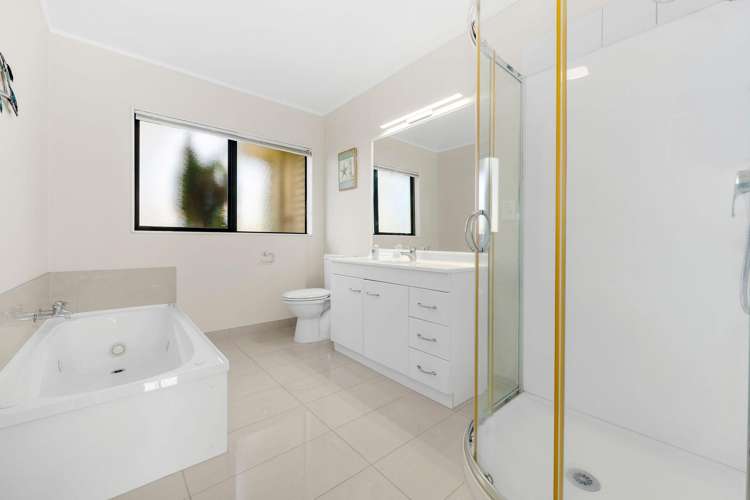 14 John Brooke Crescent East Tamaki Heights_18