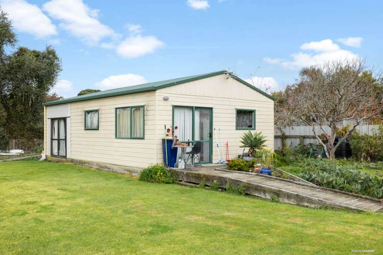 11 Puriri Avenue Kaiaua_6