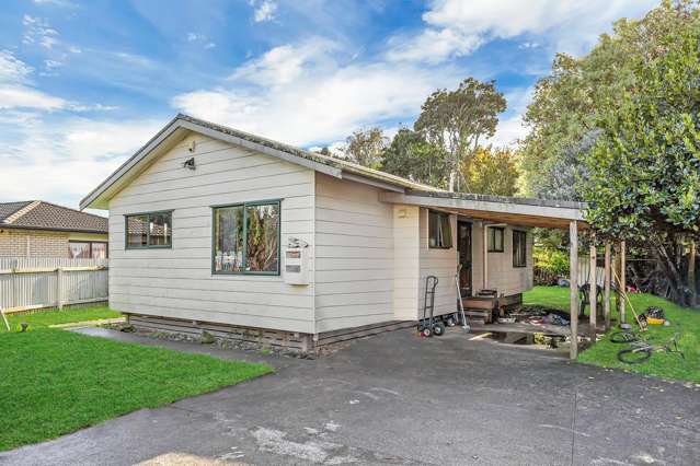 Freehold 661m2 MOL-Must Sell!