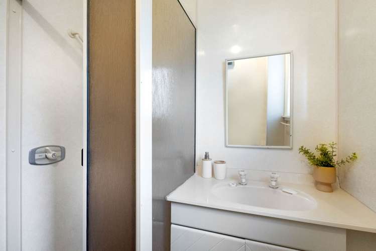 18 Gregory Avenue Islington_17