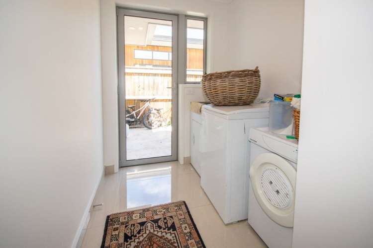 2 Piper Lane Burleigh_12