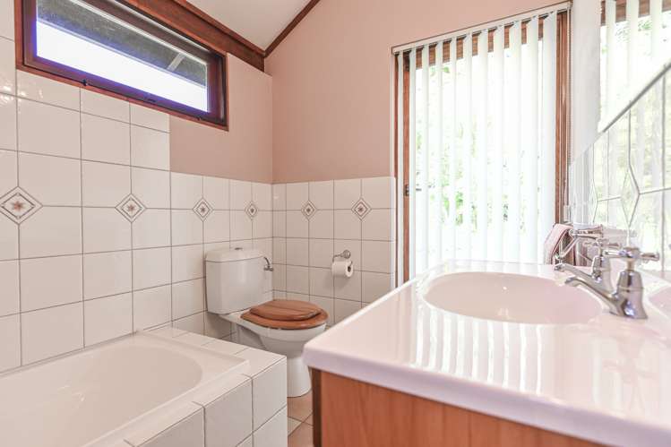 28 Longview Road Poraiti_14