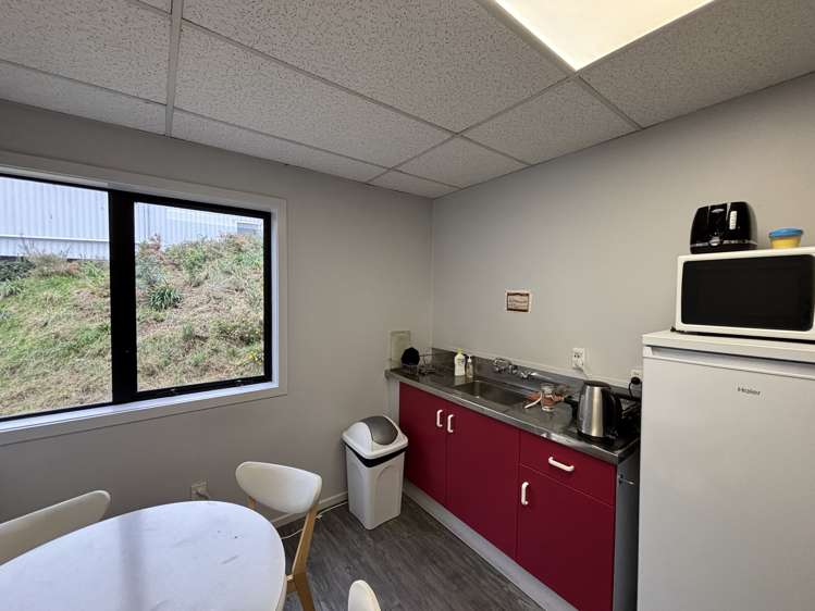 9/4 Glover Street Ngauranga_5