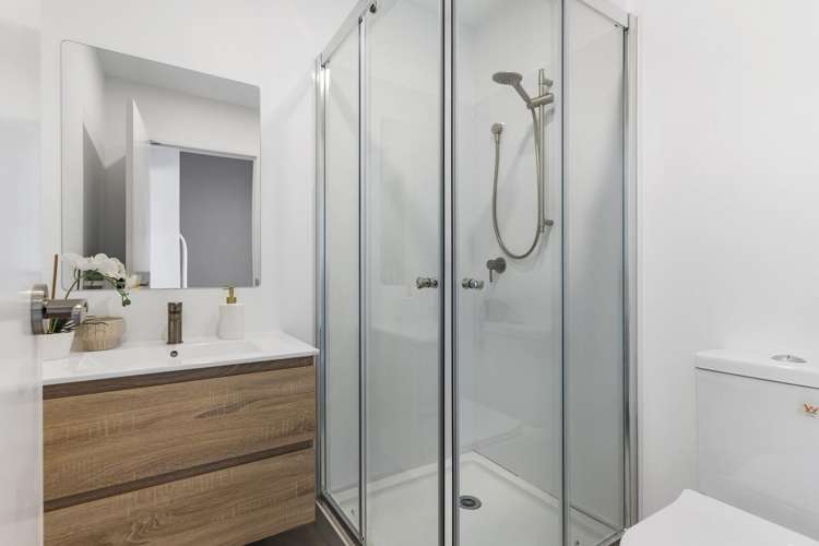 Unit 11/8 Chivalry Road Glenfield_10