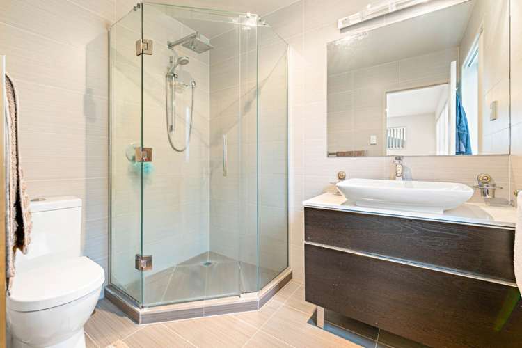 7 Moville Drive Flat Bush_18