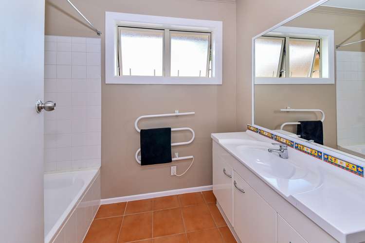 17 View Road Papakura_10